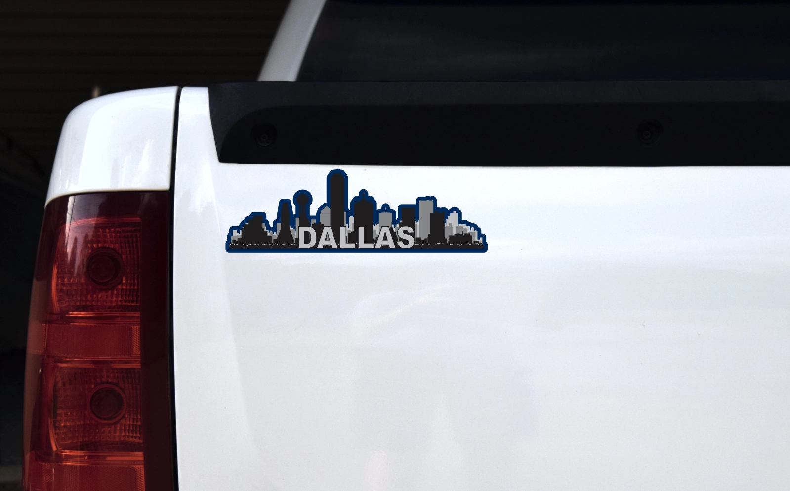 StickerTalk Oval Dallas Skyline Vinyl Sticker, 5 Inches by 3 Inches